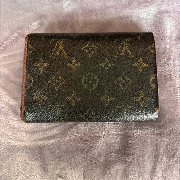 Louis Vuitton Wallet Authentic - Picture 6 of 8